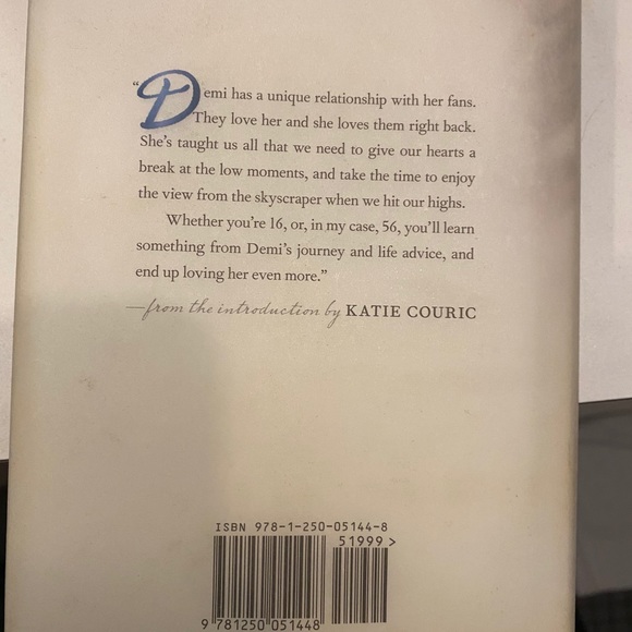 STAYING STRONG book by DEMI LOVATO - Picture 2 of 2